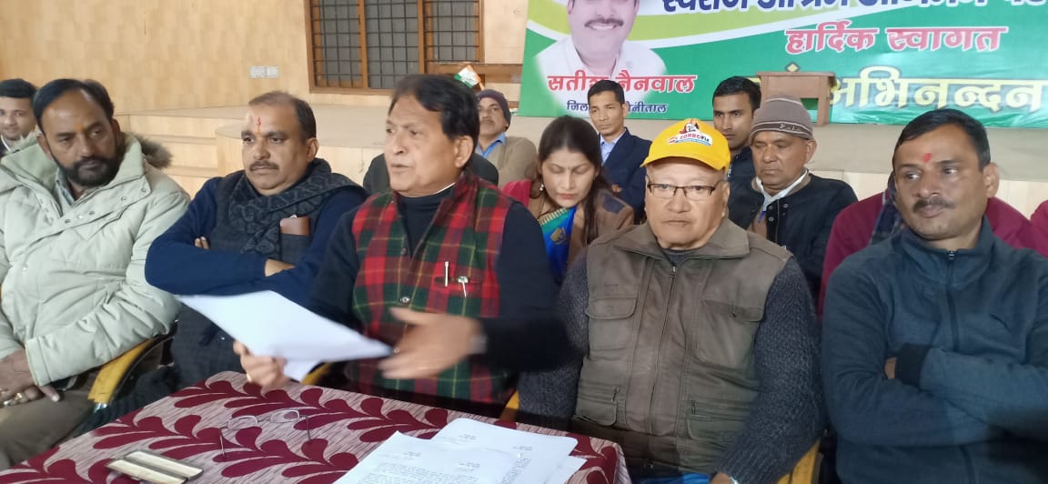 उत्तराखंड: पूर्व सांसदों ने लगाया प्रदेश सरकार पर विकास कार्यों को ठप करने का आरोप