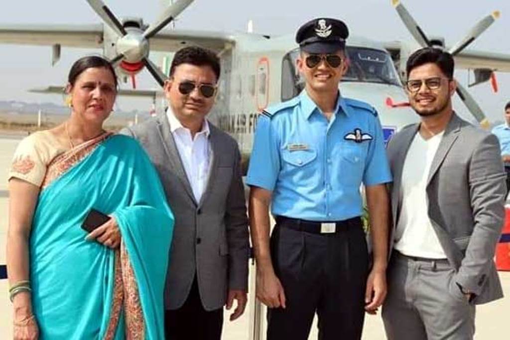 हौसलों की ऊंची उड़ान: पौड़ी में पढ़ वायुसेना में फ्लाइंग ऑफिसर बने अभिषेक