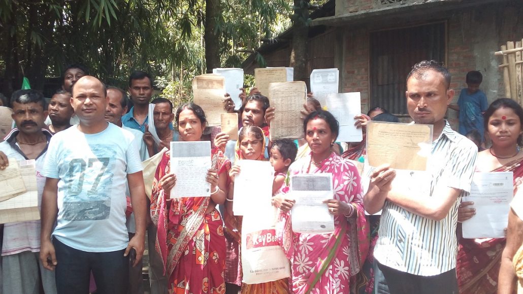 असम: NRC लिस्ट को लेकर सभी जिलाधिकारियों को चिट्ठी, कहा अवैध नामों को बाहर करो