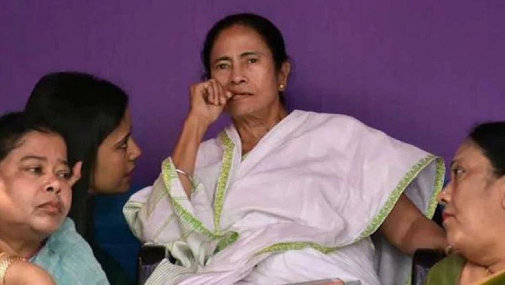 पश्चिम बंगाल की मुख्यमंत्री ममता बनर्जी के बदले तेवर