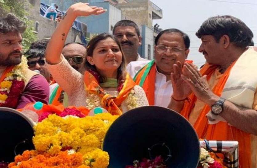 सपना चौधरी ने पूछा किसको दोगे वोट, जनता बोली केजरीवाल को 