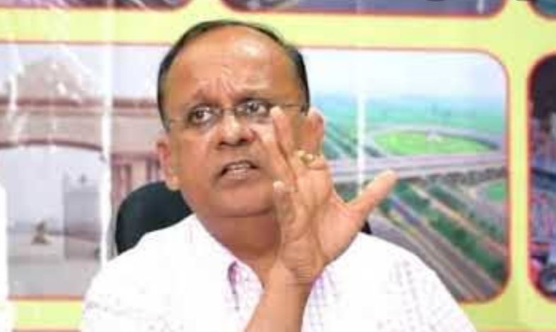 बड़े बेआबरू होकर नोएडा से निकले IAS बीएन सिंह