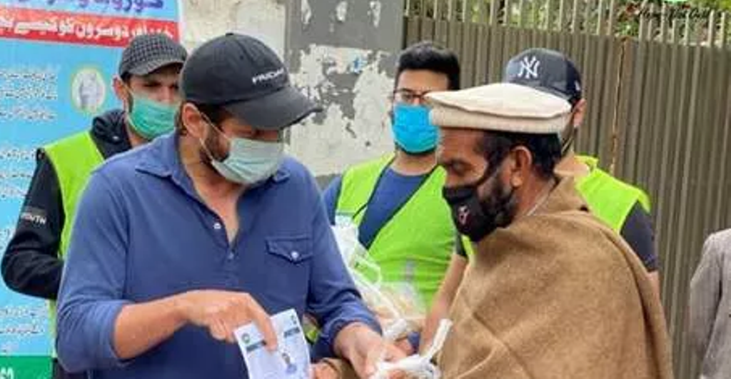 अफरीदी की पूरे दुनिया में हो रही तारीफ, कोरोना संकट में ये खिलाड़ी भी मदद को आए आगे