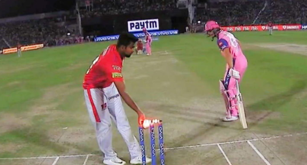 अश्विन ने IPL के मांकडिंग फोटो शेयर कर लोगों को दी घर में रहने की हिदायत