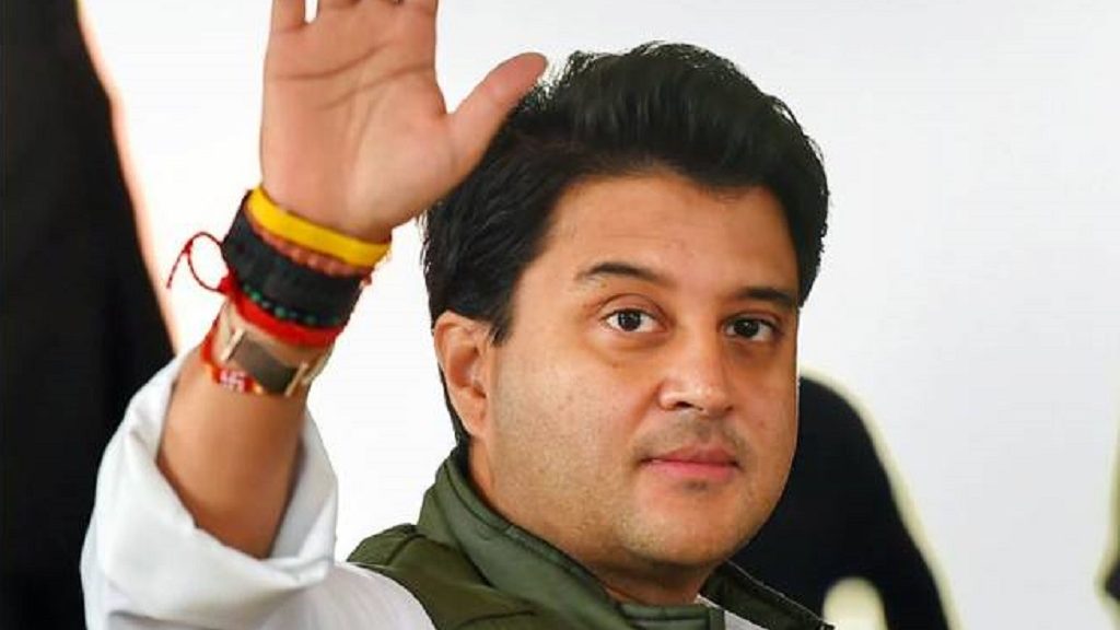 सिंधिया को मंत्री बनाना भाजपा और सरकार दोनों की ही मजबूरी