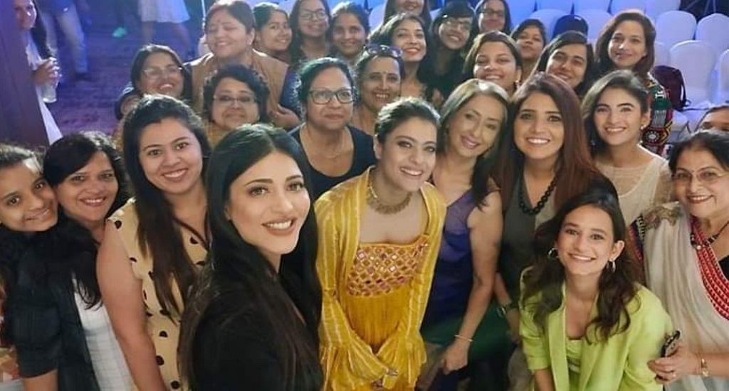 फिल्म 'देवी' की स्क्रीनिंग पर काजोल संग कई हस्तियों का जमावड़ा