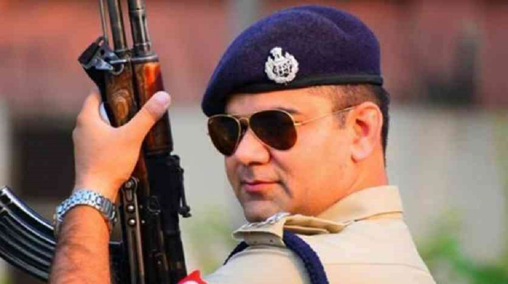 UP के सुपर कॉप IPS अजयपाल शर्मा के खिलाफ महिला ने कराया मुकदमा दर्ज
