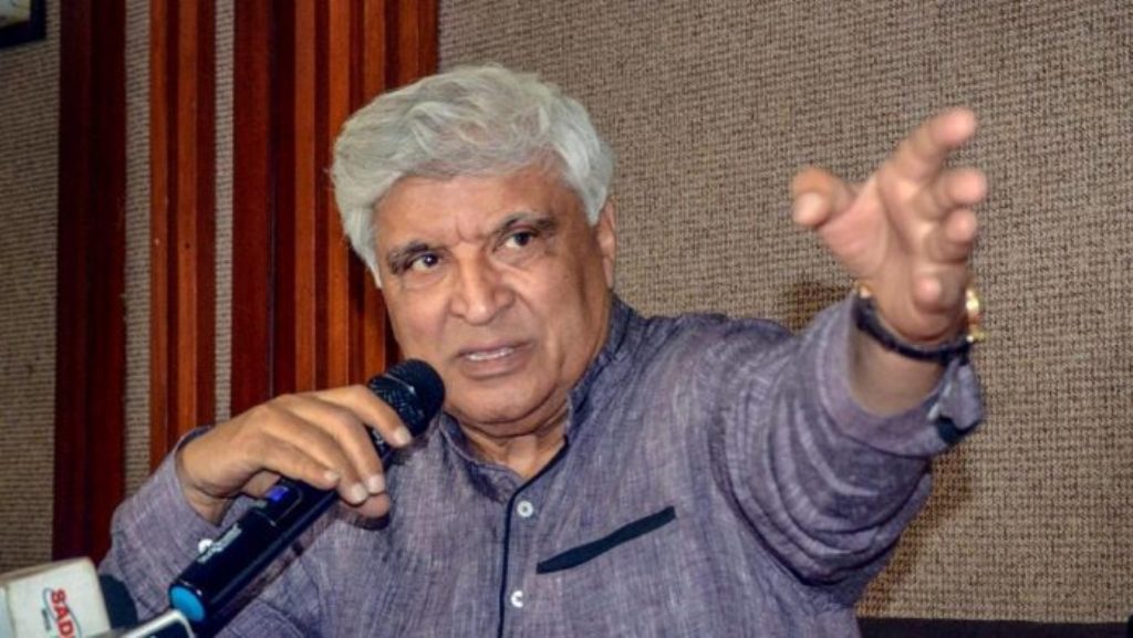 जावेद अख्तर ने नमाज पर आए फतवा का किया समर्थन, यूजर्स ने किया ट्रोल