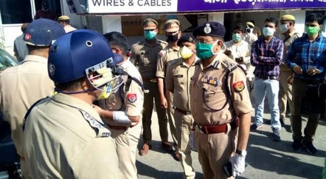 फिर हुआ पुलिस पर हमला, बरेली में उपद्रवियों पर लाठीचार्ज SP घायल