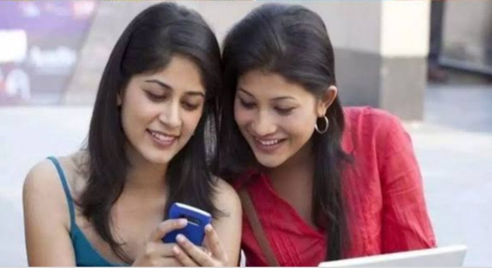 दिल्ली हाईकोर्ट का अहम फैसला, ऑनलाइन पढ़ाई कर रहे शिक्षक फीस लेने के हकदार