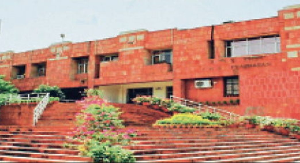 कही छवि बदलने की छटपटाहट तो नहीं JNU का रामायण वेबिनार