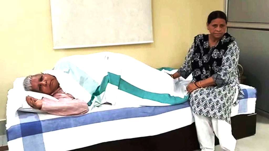 लालू यादव का इलाज करने वाले डॉक्टर के पेशेंट को कोरोना, पूरा मेडिकल यूनिट क्वारेनटाइन