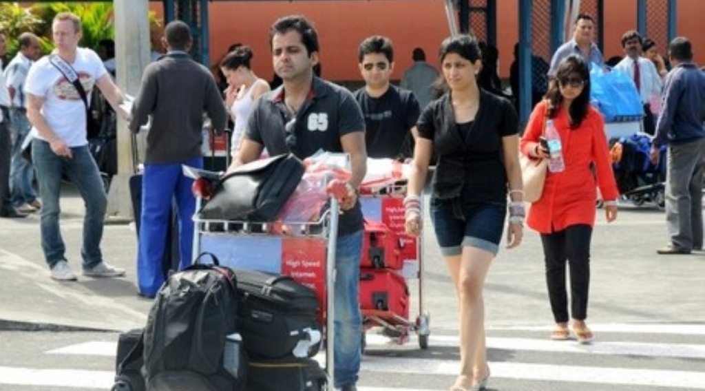 लॉकडाउन में 3 मई तक सभी विमान और रेल सेवाएं भी रहेंगी बंद