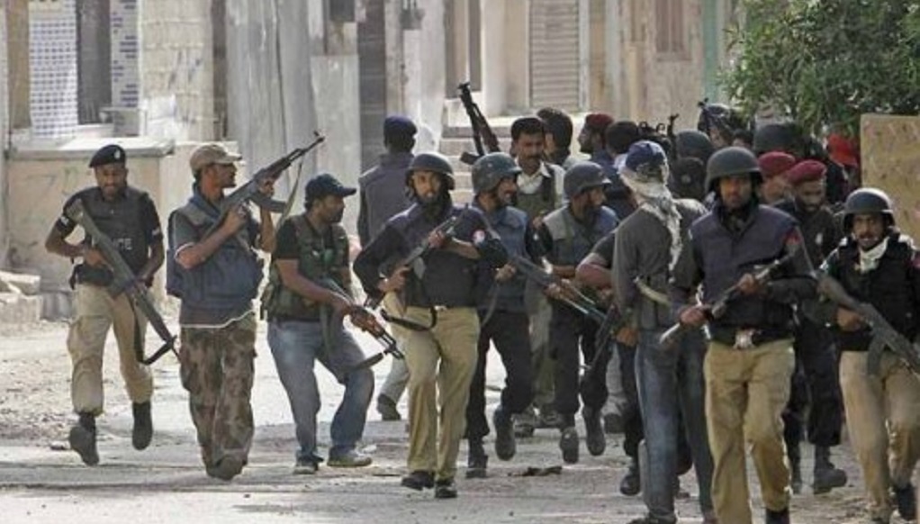 कराची स्थित पाकिस्तान स्टॉक एक्सचेंज पर आतंकी हमला, चारों आतंकी ढेर