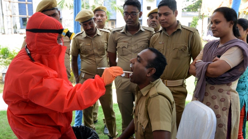 पुलिस-प्रशासन का तालमेल नहीं होना भारी पड़ रहा कोरोना योद्धाओं पर, खाकी चपेट में