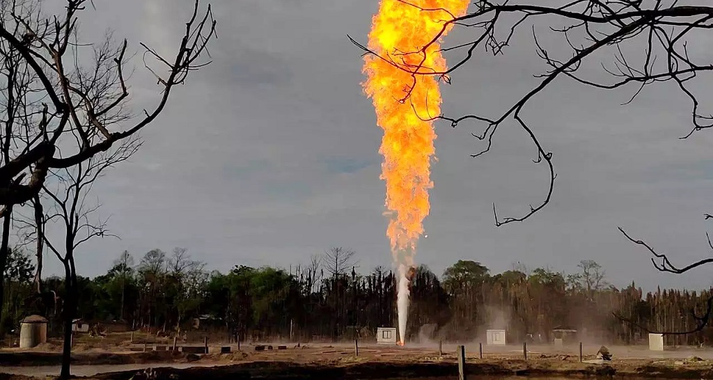 असम के ऑइल इंडिया लिमिटेड के कुएं में लगी आग, तीन विदेशी विशेषज्ञ घायल