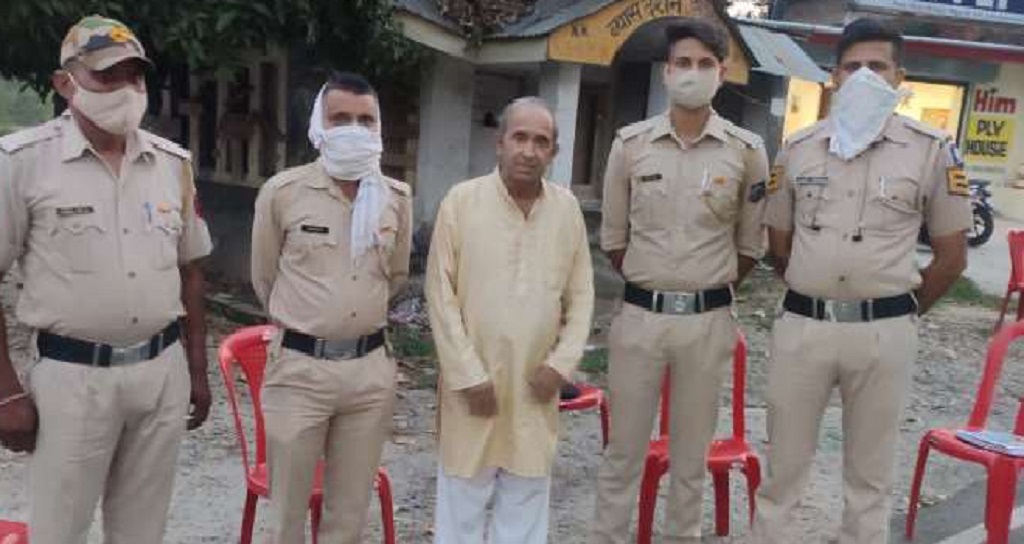 कोरोना वॉरियर्स के लिए 70 वर्षीय बुज़ुर्ग सुरेश कुमार ने खोले अपने होटल के दरवाजे