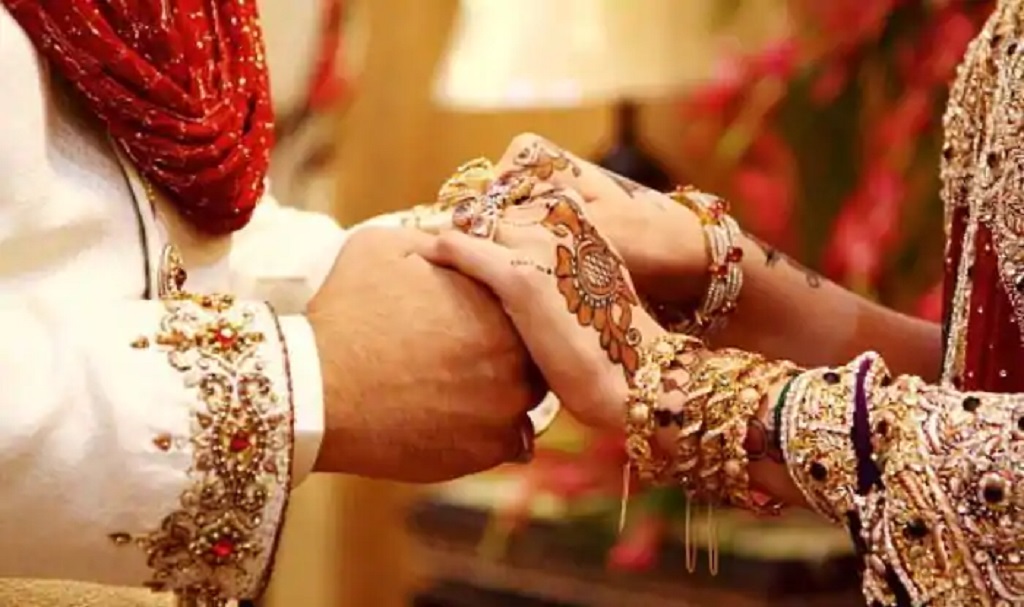 शादी समारोह में शामिल 101 लोग कोरोना संक्रमित, शादी के दो दिन बाद ही दूल्हे की मौत