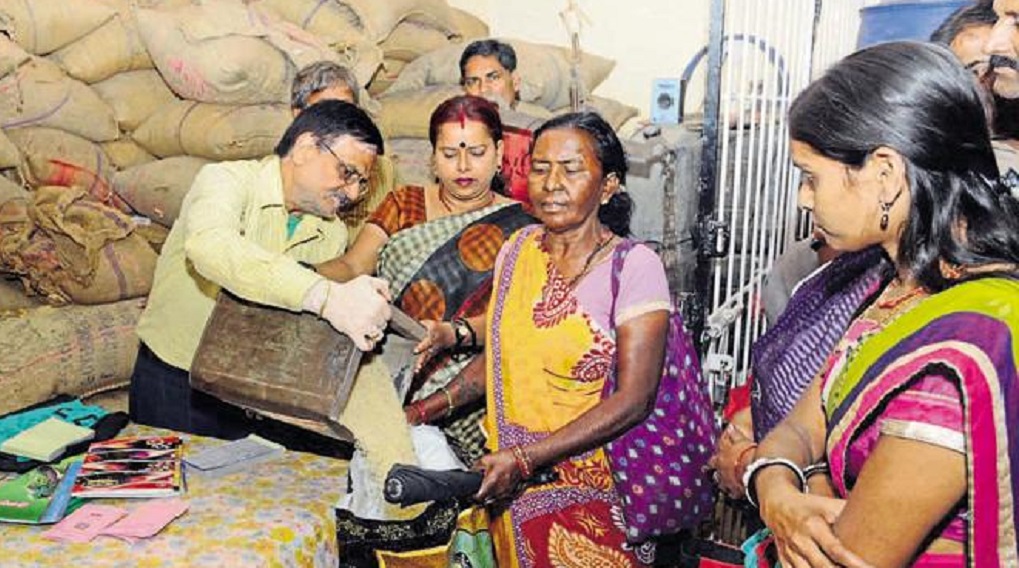 Uttarakhand government took steps, will get ration only after putting thumb on machine