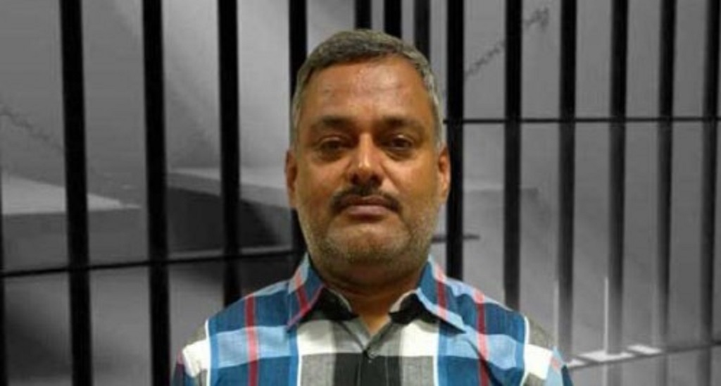 विकास दुबे सरेंडर पटकथा: देर रात उज्जैन के DM-SP महाकाल मंदिर पहुंचे?