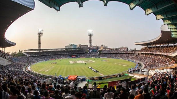 International cricket में दर्शकों की वापसी!