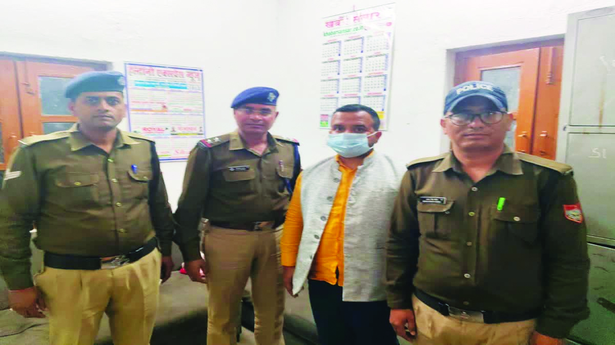 पुलिस हिरासत में विपिन पाण्डे मदन जोशी ने किया आत्मसमर्पण