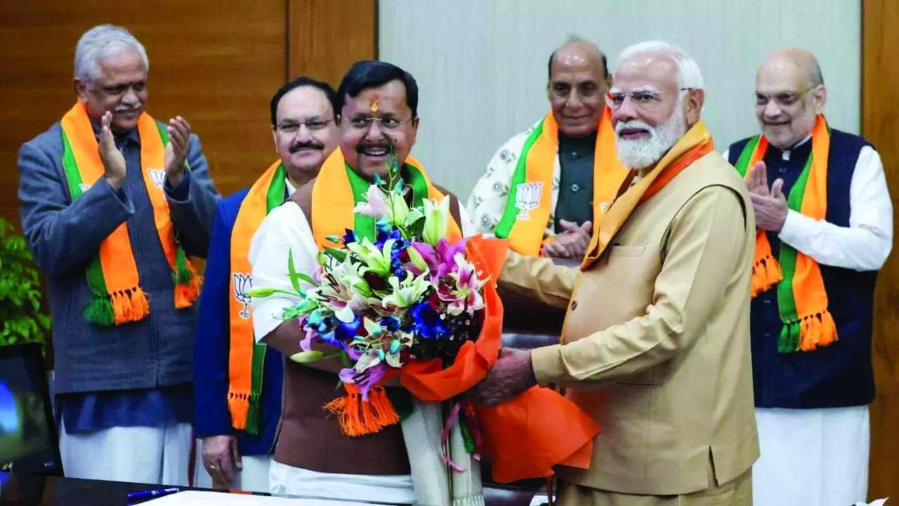 नितिन नबीन की ताजपोशी के दौरान भाजपा नेता