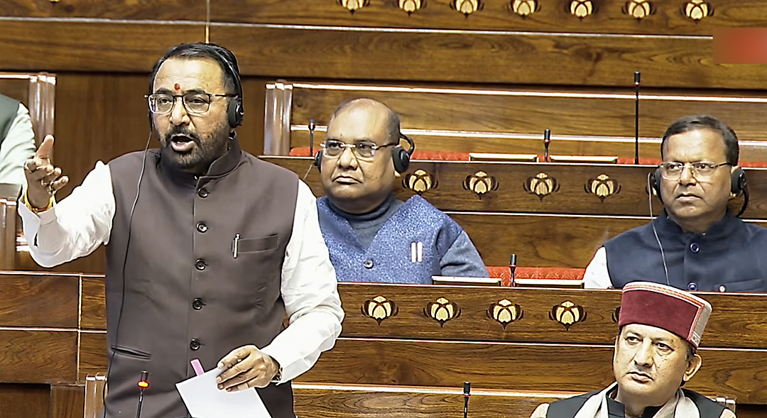 श्वसन की बीमारी और दवाइयों की बढ़ती मांग पर अपनी बात रखते स्वाथ्य मंत्री प्रतापराव जाधव